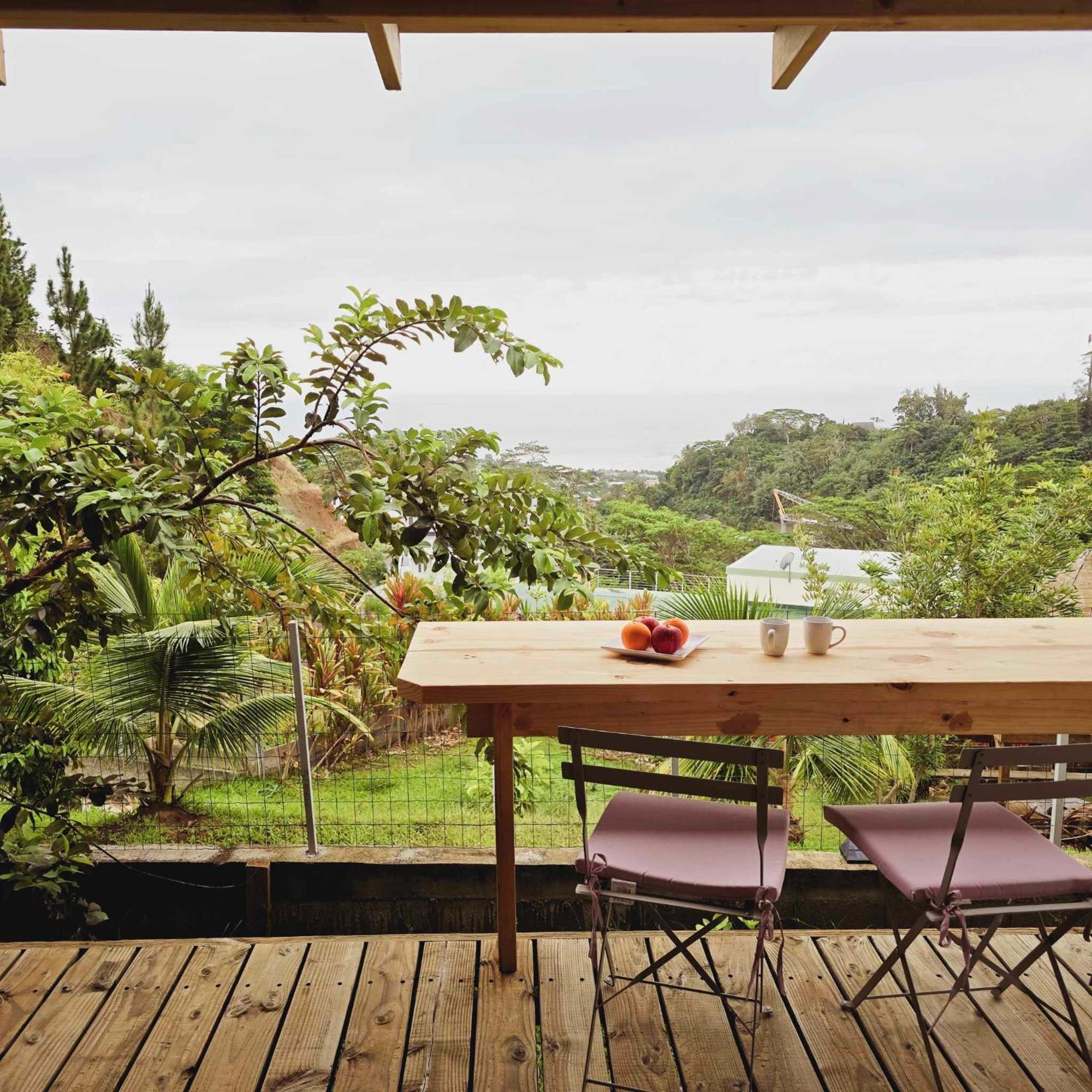 Fare Toahana, Accommodation With A Ocean View パペーテ エクステリア 写真